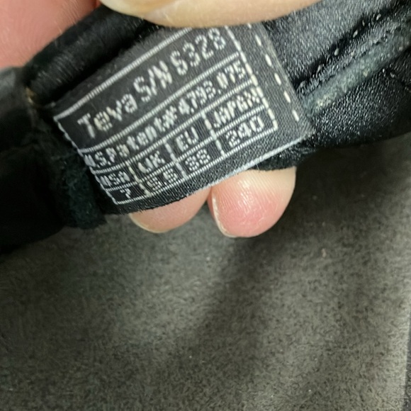 Teva waterproof black leather sandals With two size adjustments. Size 7. - Picture 3 of 12